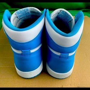 Jordan 1 retro UNC